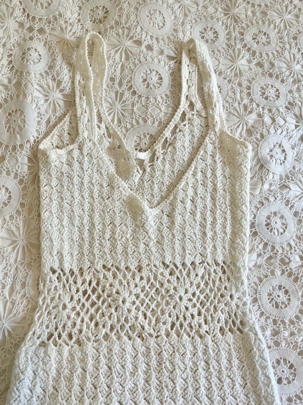 Vintage handmade white crochet sleeveless dress - Picture 4 of 7